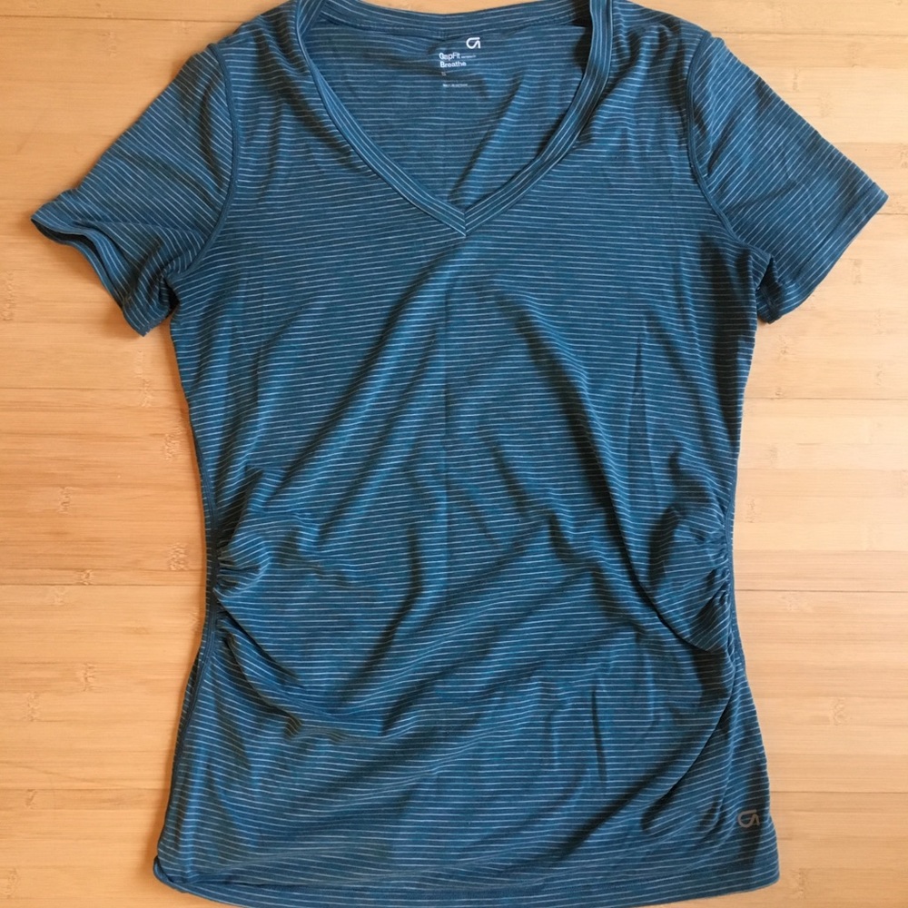 Gap maternity breathe t-shirt